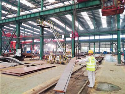 十五冶三公司金屬結構廠小發(fā)明創(chuàng)效益——建設工程領域的技術革新啟示